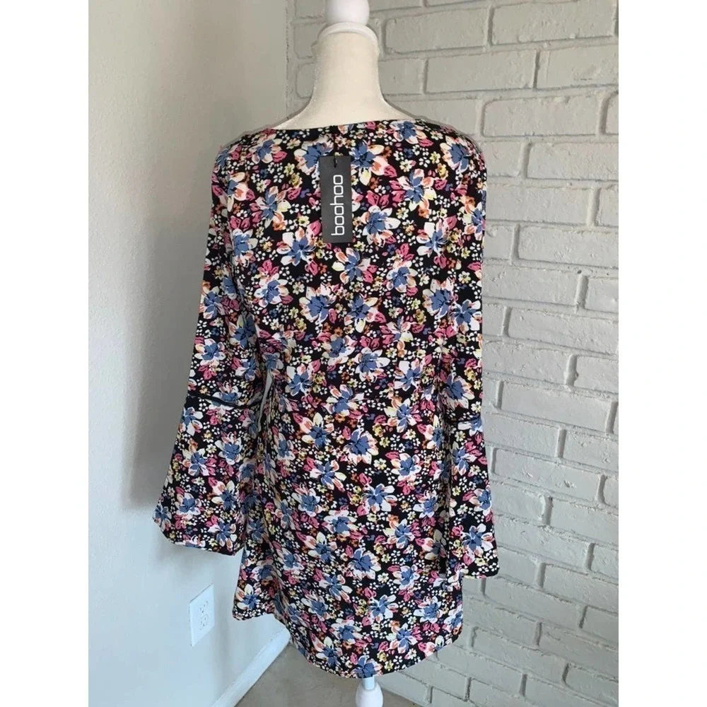 NWT Boohoo Cut-Out Floral Flare Skater Mini Dress Size 10